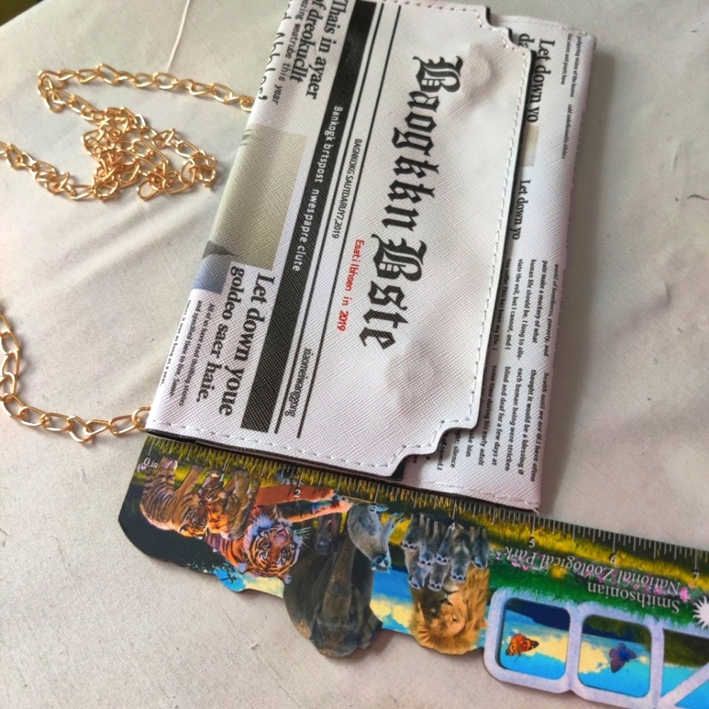 Newspaper Print Flap Crossbody Purse, Clutch, Snap Added Gold Chain New! 8" X 5" - Picture 16 of 17